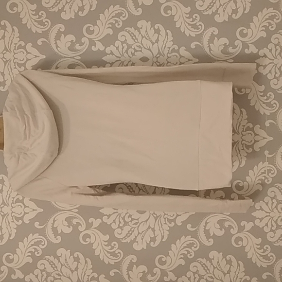 Studded, White, Long-Sleeved T - Picture 4 of 4